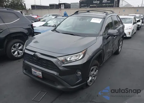 2019 Toyota Rav4 Xle из США, поврежденный, VIN JTMP1RFV5KD520130